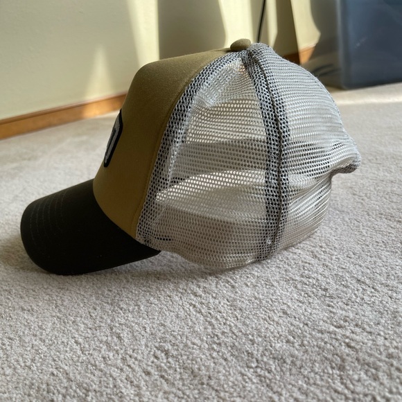 Yeti hat - Picture 5 of 5